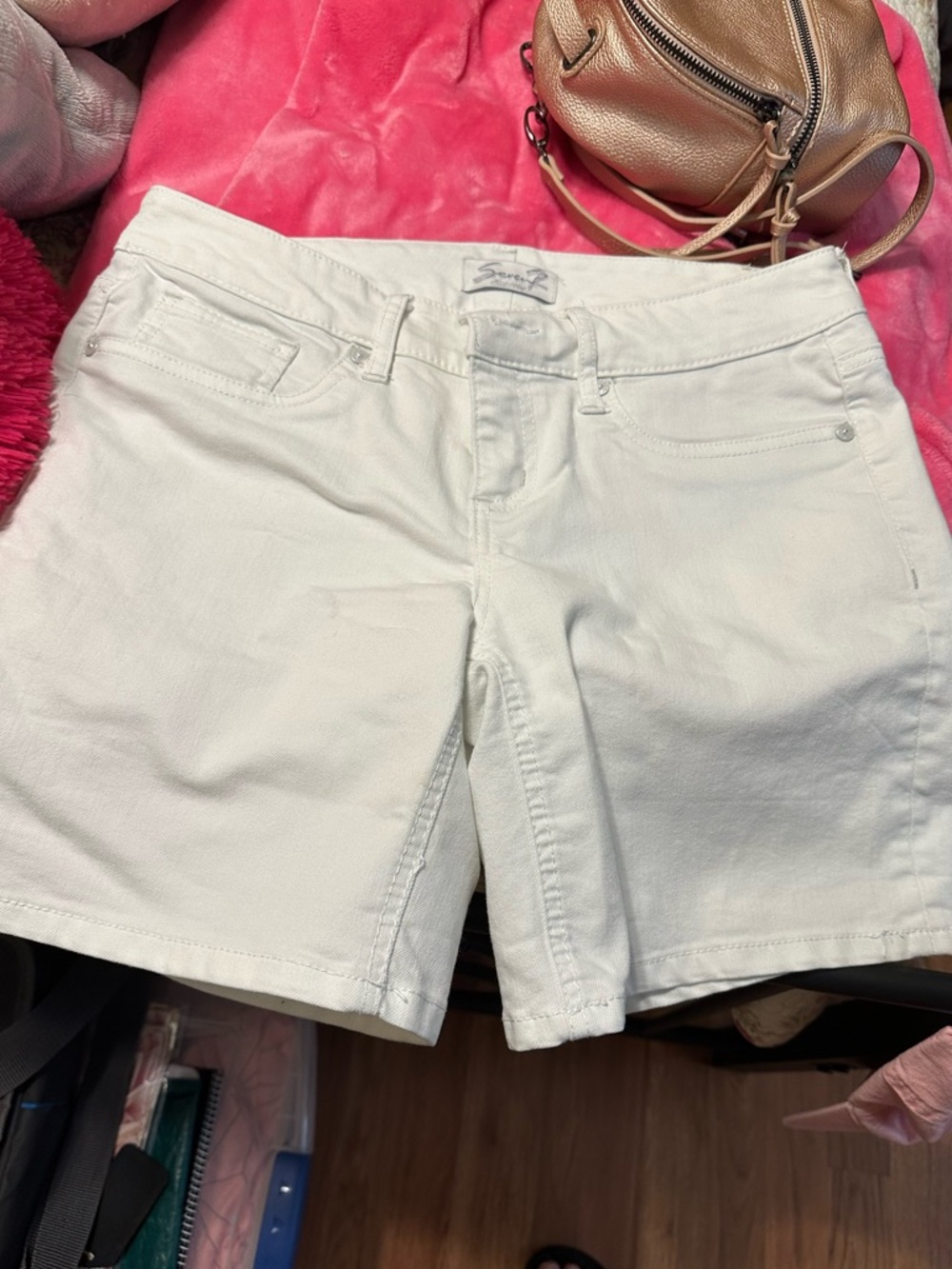 Seven7 White Denim Shorts With Pockets Size 8 LIKE NEW